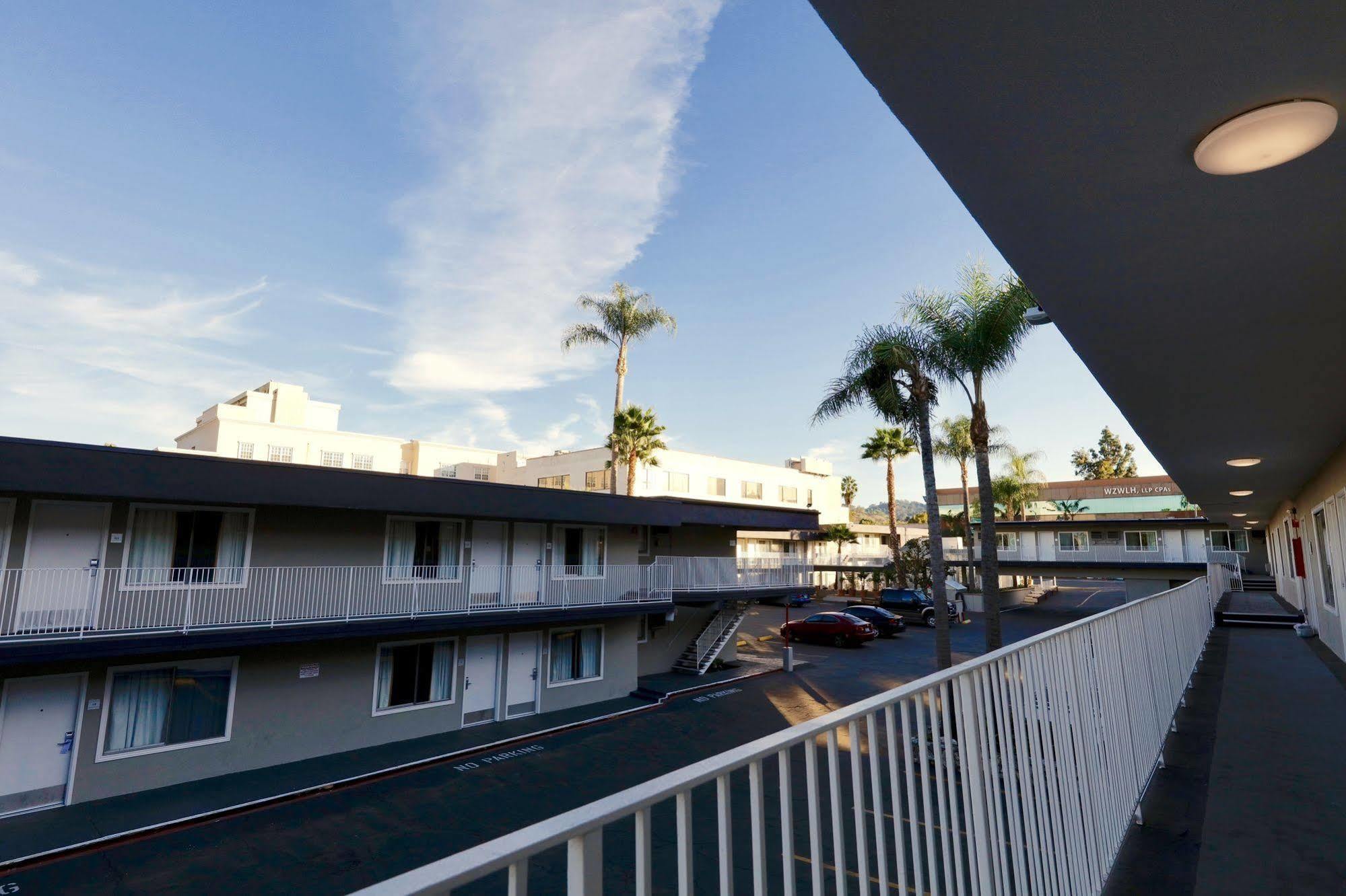เดอะ เชอร์แมน โฮเต็ล Motel ลอสแอนเจลิส ภายนอก รูปภาพ